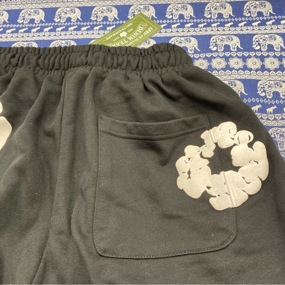 Denim Tears Shorts Black The Cotton Wreath
Sweatshirt Short XL - Picture 6 of 9